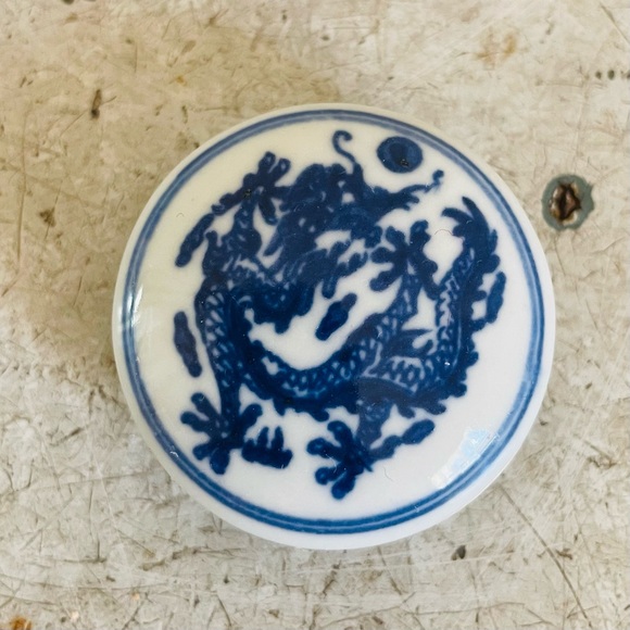 Vintage Red Chinese Seal Paste & Ceramic Paste Container with Blue Dragons - Picture 3 of 11